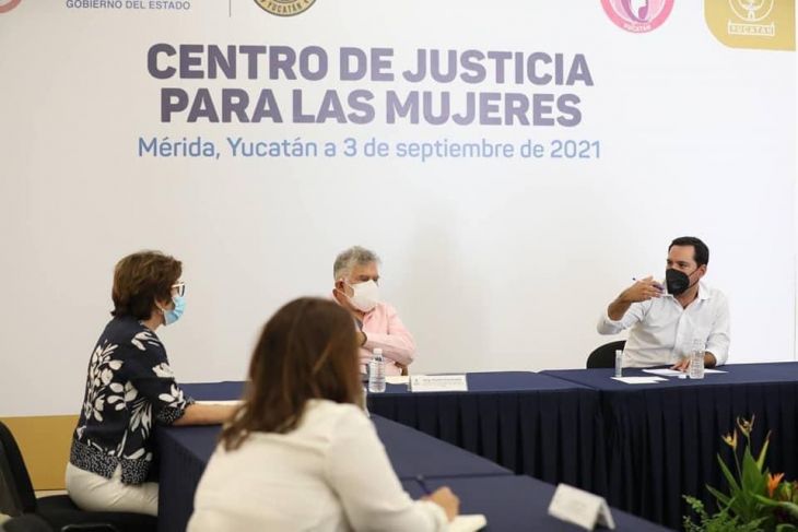 Vila Dosal reitera combatir cualquier forma de violencia contra féminas